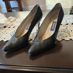 Bally Black Tulip Snakeskin Leather Heels